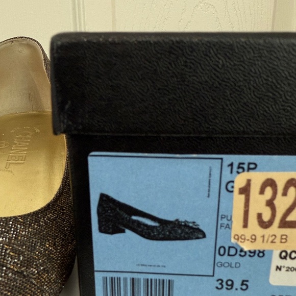 Chanel Pumps CC Logo Pearl and Gripoix Embellished Flats 39.5 Gold - Picture 10 of 14